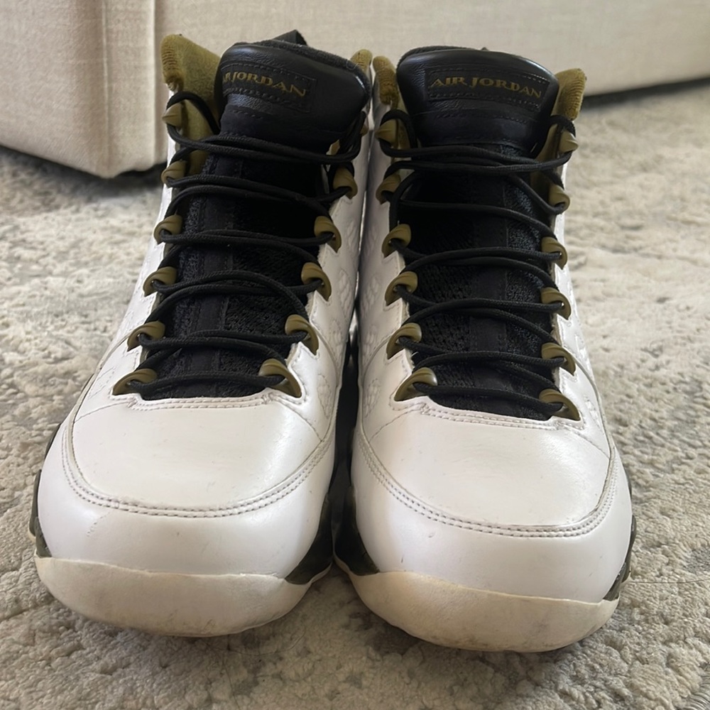 Air Jordan Retro 9 Copper Statue | Men’s Size 9